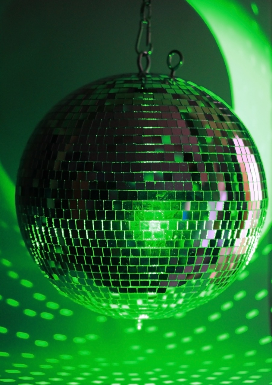 Зеркальный диско шар PartyMaker  диаметр 50 см серебро