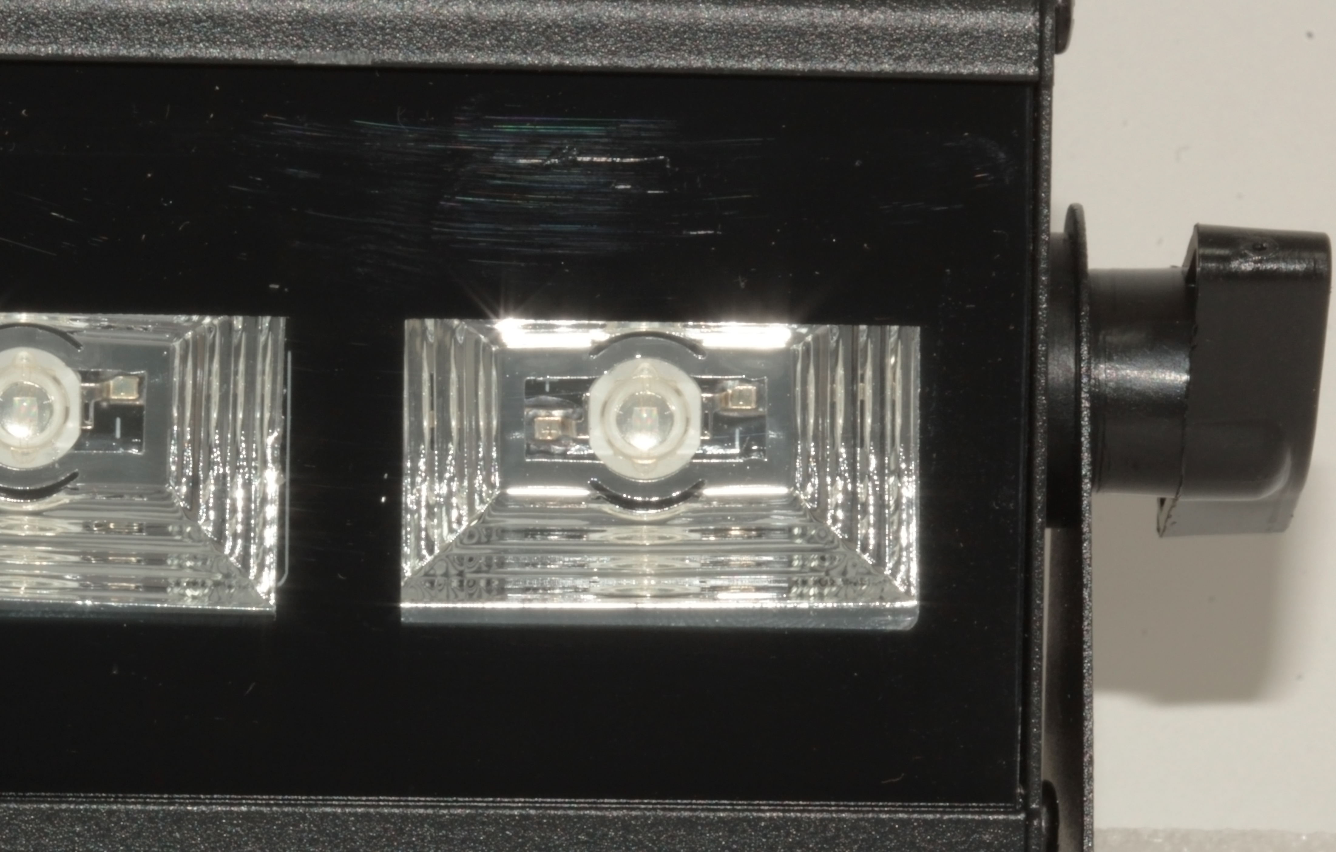 Ультрафиолетовый светодиодный светильник PARTY MAKER UV LED BAR 6x3w