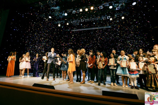 Компактный генератор конфетти Global Effects EASY Confetti